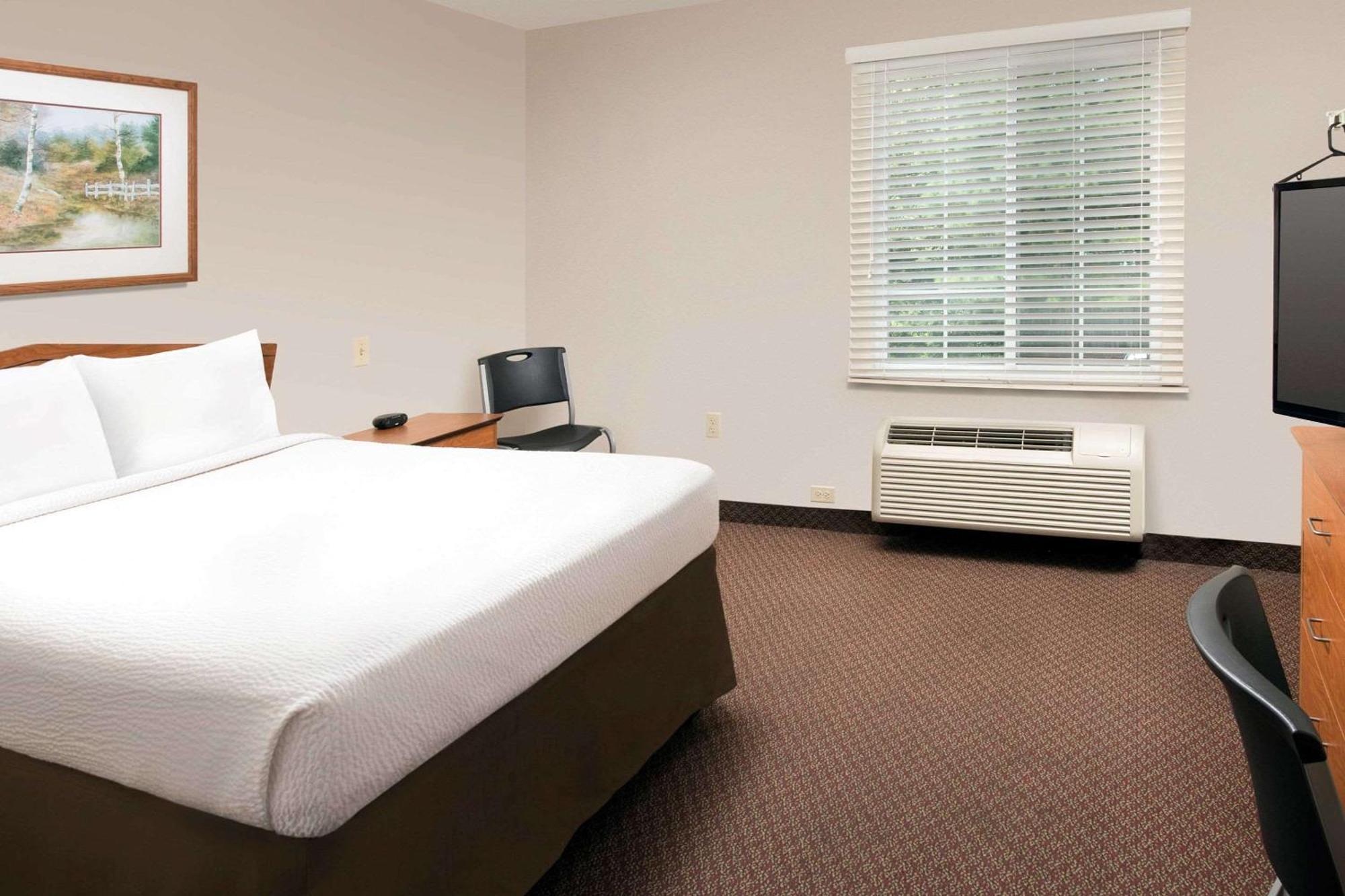 Woodspring Suites Savannah Garden City Exterior photo