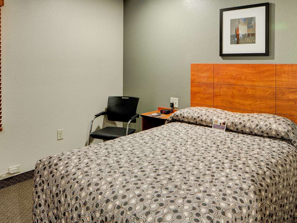 Woodspring Suites Savannah Garden City Room photo