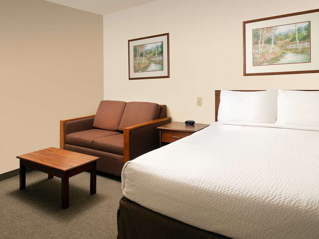 Woodspring Suites Savannah Garden City Room photo