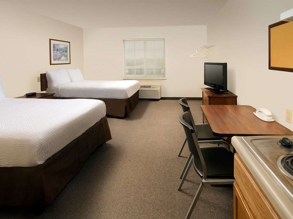 Woodspring Suites Savannah Garden City Room photo