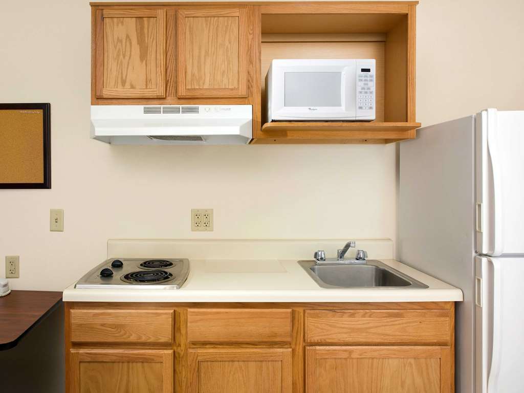Woodspring Suites Savannah Garden City Room photo